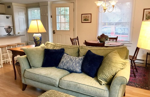 Oak Bluffs Cottage | Arrowsmith Cottage - Oak Bluffs - 1 mi to Eastville Point Beach via bike path.