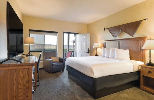 Chamberlain Hotel | Arrowwood Resort at Cedar Shore