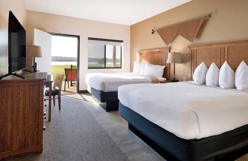 Chamberlain Hotel | Arrowwood Resort at Cedar Shore