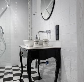 Srodmiescie Apartment | Art Apartamenty II Basen & SPA w CENTRUM z Balkonem, Faktura VAT