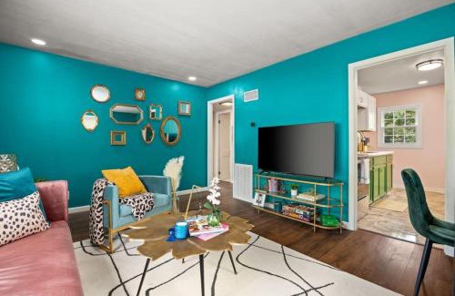 Peoria Heights House | Art Deco Oasis A Stylish Retreat
