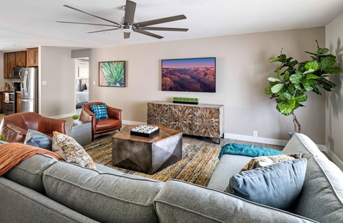 Liberty Square House | Art Deco Oasis: Vintage Charm, Pool, Firepit, BBQ