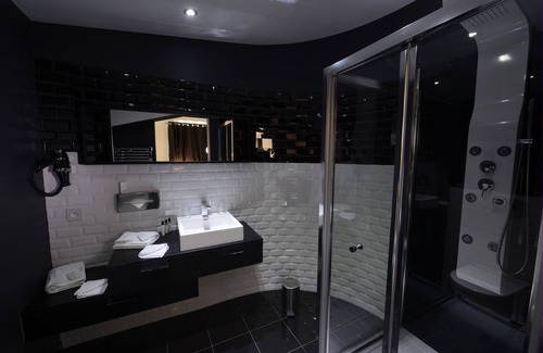 Rochecorbon Hotel | Art Hôtel Rochecorbon
