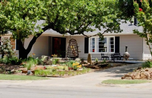 Denton House | Art Haven: Immersive Art Stay