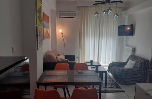 Evosmos Apartment | Art house 1