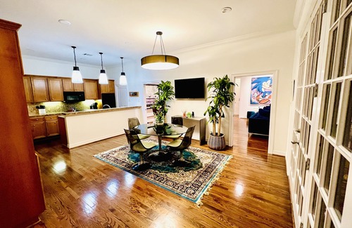 Dallas House | ART HOUSE- 5 MINS FROM HIGHLAND PARK VILLAGE