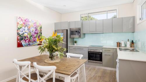 Shoal Bay House | Art House Shoal Bay