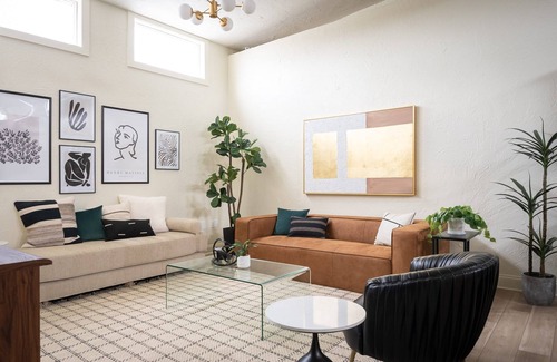 Springfield Apartment | Art Loft Apartment with Office Space