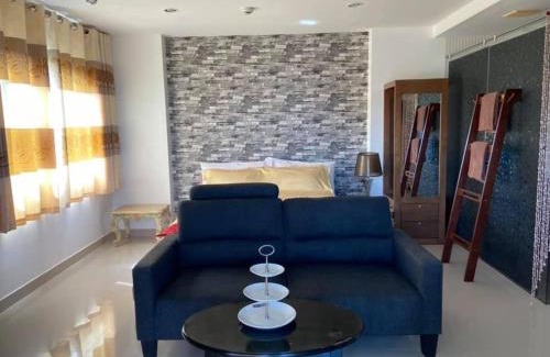 Chakphong Apartment | art on the beach 06
