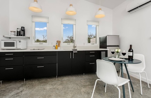Fredericksburg Cottage | Art Ranch: Turrell | 1/1, Gas Grill, Hill Country Ambience, Art Classes Onsite