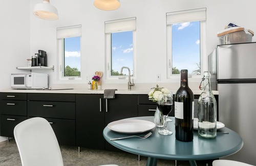 Fredericksburg Cottage | Art Ranch: Turrell | 1/1, Gas Grill, Hill Country Ambience, Art Classes Onsite