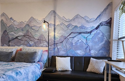 Doctors Inlet House | Art TownHome away from Home