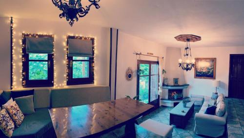 Tsagarada House | Artemisia House