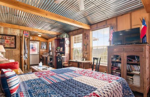 Kerrville House | Artesia Hilltop Cabin