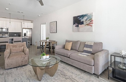 Austin Apartment | Artesian 2BD 8 - Two Bedroom Apartment, Sleeps 4