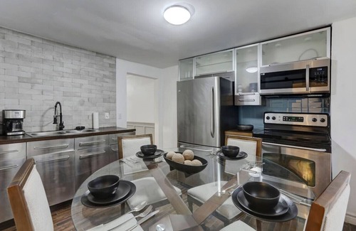 Sainte-Marie Apartment | Artful 3BR in the heart of Downtown Montreal