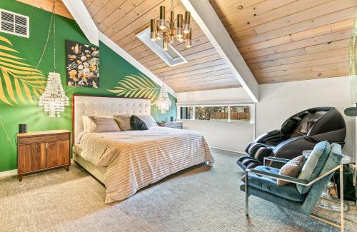 South Park Hill House | Artful Stay, Downtown, Spacious, LED Art, Hot Tub
