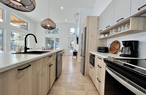 Baie-St-Paul Cottage | Artik 10 | The Perfect Wooded Gem and Spa