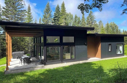 Baie-St-Paul Cottage | Artik 10 | The Perfect Wooded Gem and Spa