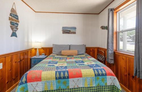 Indian Point House | Artilla Cove Cabin 3 - Lake views -Outdoor Pool