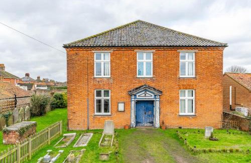 Briston House | Artist and musicians chapel project