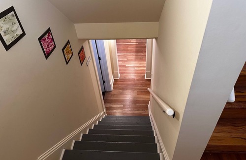 Ecco Apartment | Artist retreat by Lake Bde Maka Ska (5 people) - 2.5 miles to convention center