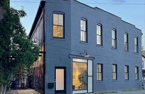 Kingston Apartment | Artist's Loft steps from UPAC!