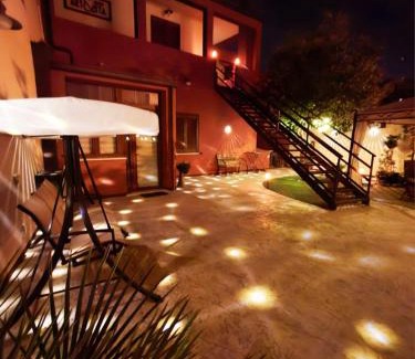 Cabras Bed & Breakfast | Artista B&B