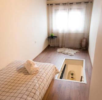 Oborishte Apartment | Artistic and cozy apartment in the center of Sofia
