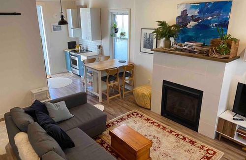 Prince Edward House | Artistic Picton getaway