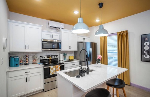 Waynesville Apartment | Artistic Retreat with Hot Tub, Close to Ft. Leonard Wood!