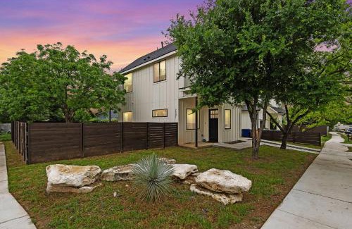 Indian Hills House | Artists Hideaway - Huge Yard and Workspace