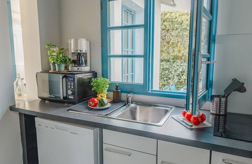 Ile-d'Aix House | Artists' house with garden