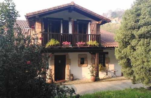 Hondarribia Cottage | ARTIZARRA, apartment in house cottage for 6 people