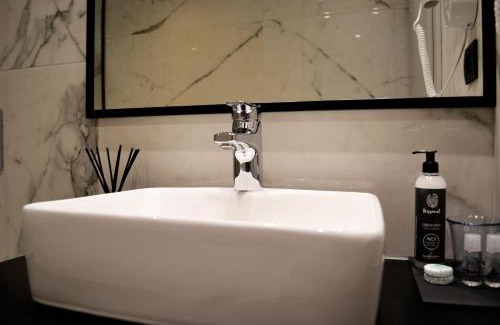 Qafe e Gjashtes Hotel | ArtNest Luxury Hotel & Suites