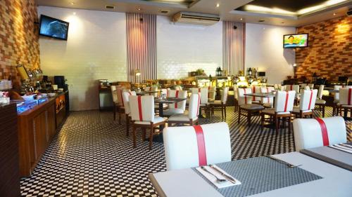 Wonokromo Hotel | ARTOTEL TS Suites Surabaya