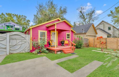Chestnut House | Artsy East Austin Hideaway