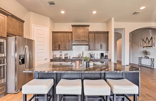 Manor House | Artsy East Austin Manor w/Fire Pit < 1 Mi to Golf
