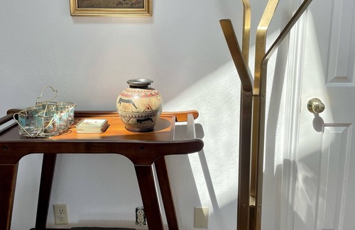 Point Richmond House | Artsy, light-filled 2BR/2BA in Point Richmond near SF, Berkeley, Marin