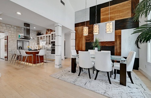 Balcones Village House | Artsy.Luxury Resort style living with POOL and JACUZZI near Downtown!