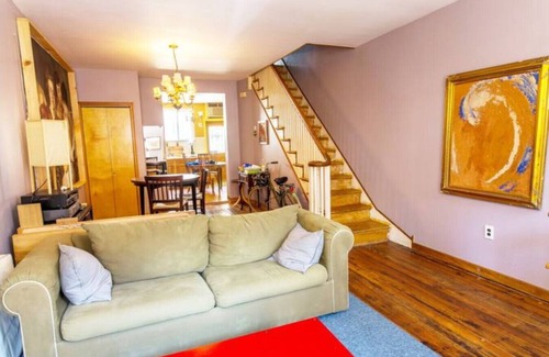 South Philadelphia Apartment | Artsy | Traditional Rowhome | South Philly