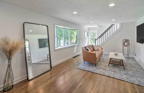 Whitesboro House | Artsy Upstate Getaway w/ Huge Private Yard!