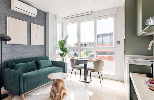 Ciudad Lineal Apartment | Arturo Soria Stays by Charming I, newly renovated with Parking