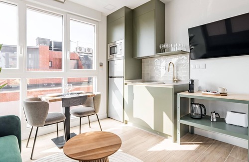Ciudad Lineal Apartment | Arturo Soria Stays by Charming I, newly renovated with Parking