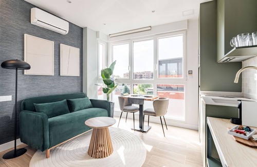 Ciudad Lineal Hotel | Arturo Soria Stays by Charming