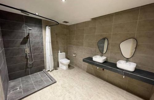 Tanjung Aru House | ARU SUITE Spacious Sea & Sunset View Home 10pax with Private Parking