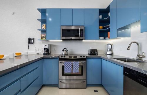 Noord Condo | Aruba Family Friendly Oceanview PH with Hot Tub