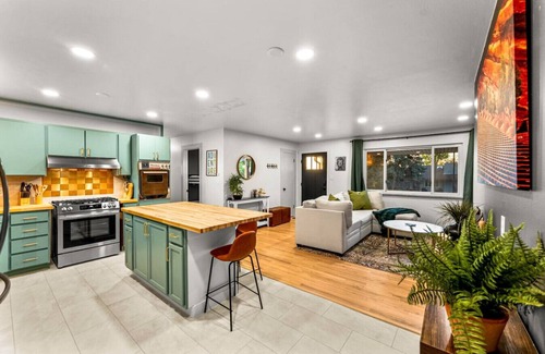 Scenic Heights House | Arvada Hotspot | Modern Vibes | Sauna & Games