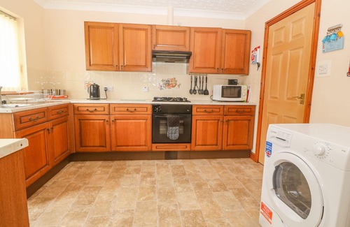 Holyhead Cottage | ARWELFA, pet friendly, country holiday cottage in Valley