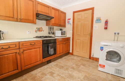 Holyhead Cottage | ARWELFA, pet friendly, country holiday cottage in Valley
